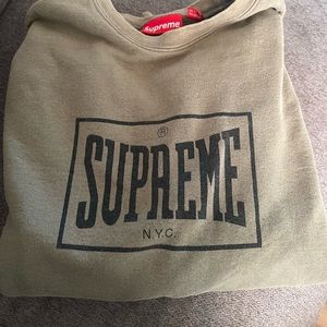 Supreme crew neck
